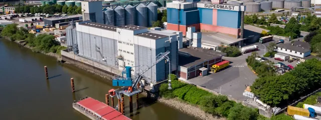 Luftbild des Werks der UNA-HAKRA in Hamburg